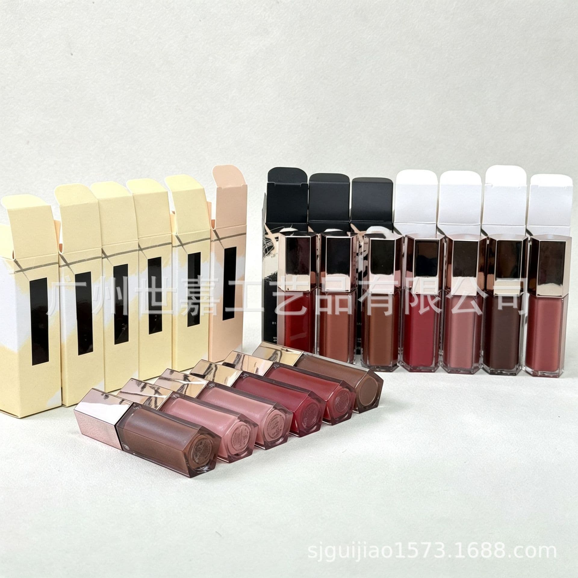 Cross-border in-stock water-gloss makeup lipstick Rihanna new-style lip gloss mirror starry nude crystal lip plumper lipstick glow