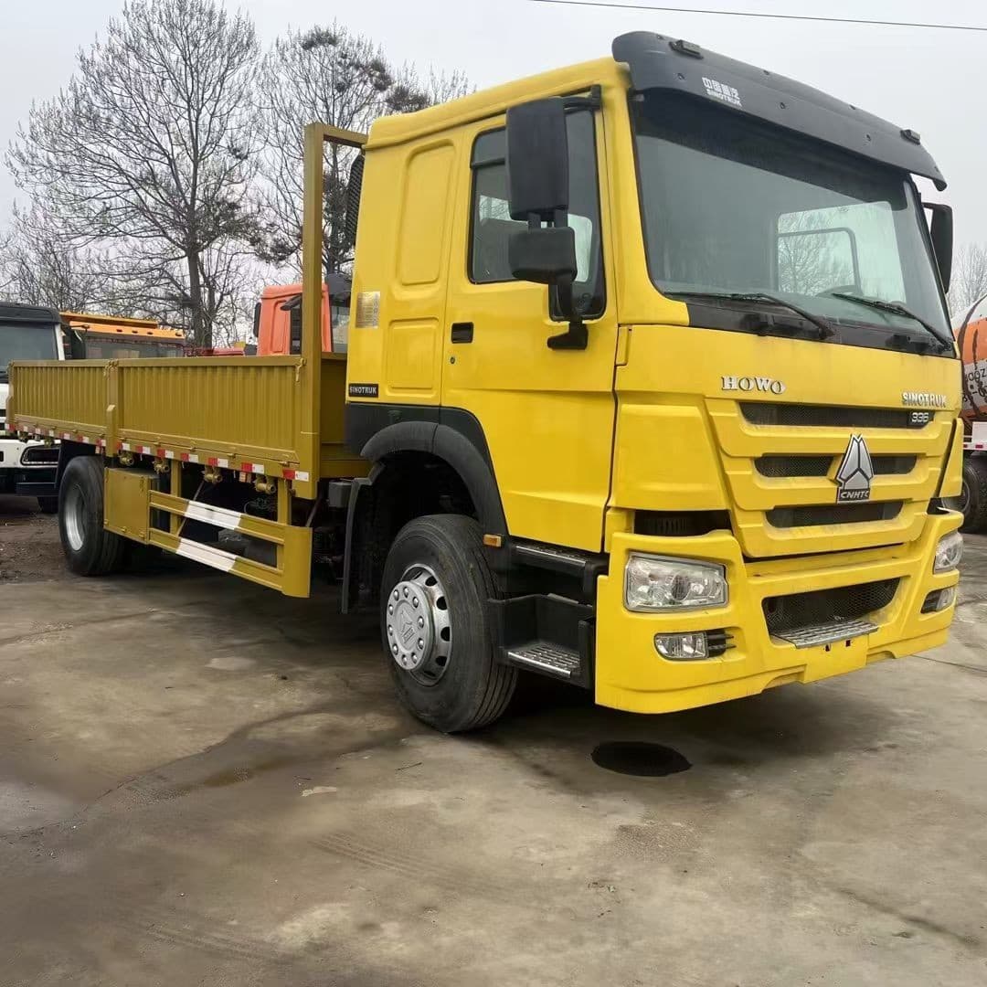 Garbage Transport Vehicle, Intelligent Isuzu 6 Cubic Meter Compaction Garbage Truck, HOWO Tipper Stock Vehicle