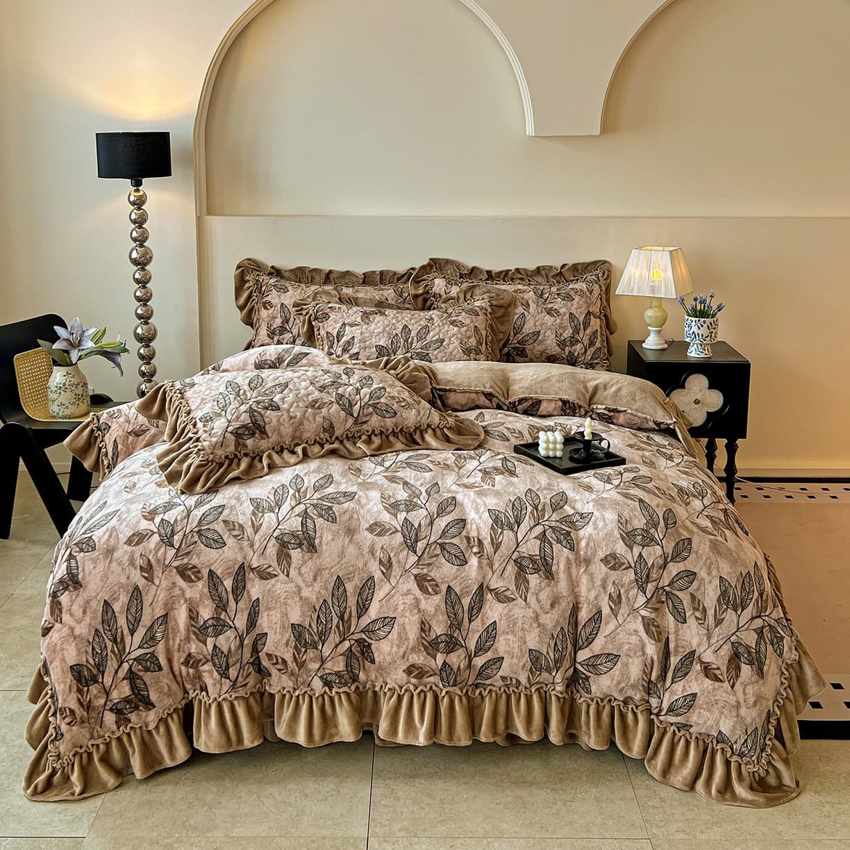 Wholesale Thickened Milk Velvet Hepburn Style Quilted Bed Cover Four-Piece Set French Retro Style Plus Velvet Lace Quilt Cover