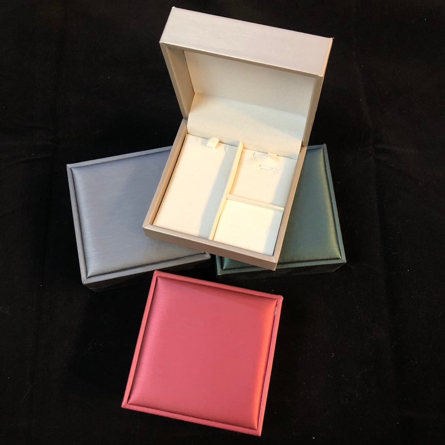 In Stock Storage Box Jewelry Brushed PU Leather Jewelry Packaging Box Ring Pendant Bracelet Necklace Jewelry Box