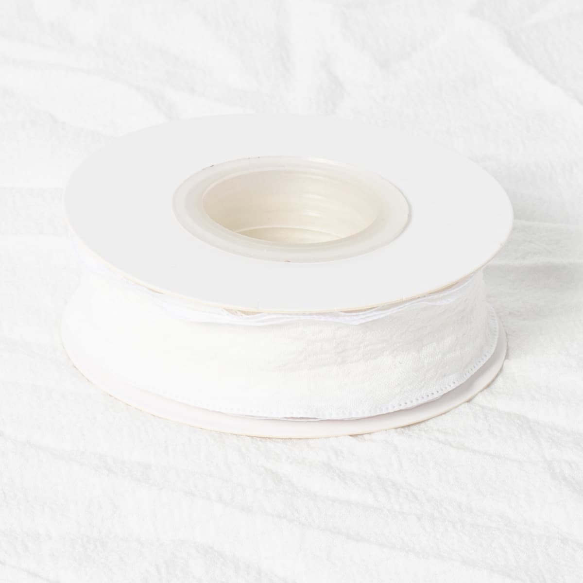 Floral packaging material ruffled wavy bouquet ribbon for Teacher's Day gift wrapping decorative lace ribbon wholesale