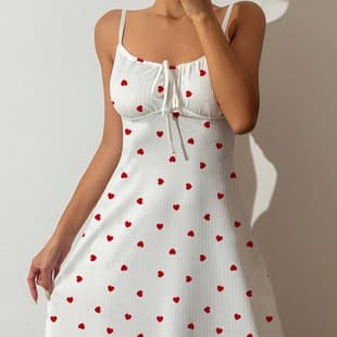 2024 New Cross-Border Strawberry Print Camisole Pajamas for Women Thin Pure Desire Age-Reducing Slimming Casual Ins Homewear