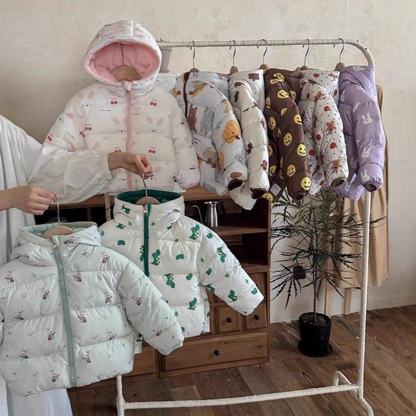 Amazon's new fall/winter reversible down-filled cotton jacket for children, thickened and fleece-lined, short style, available for cross-border live streaming.