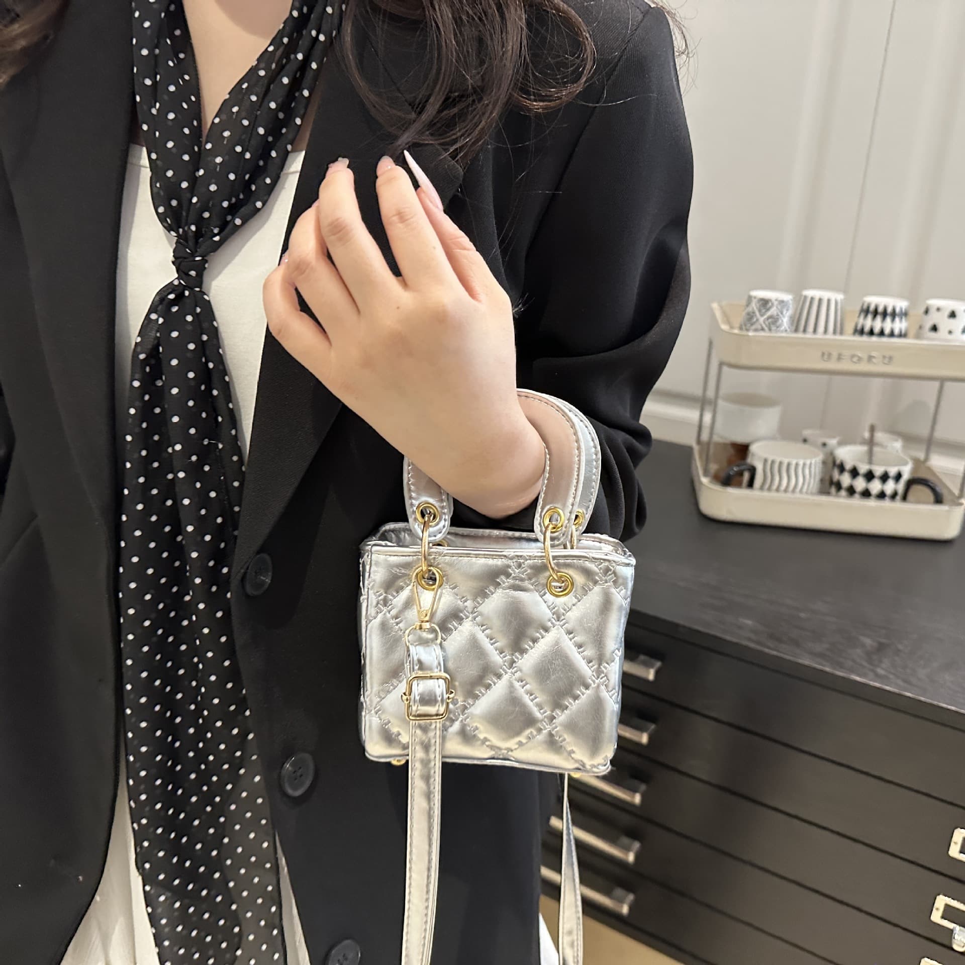 New Diamond Quilted Embroidered Small Bag for Women 2025 New Korean Style Versatile Shoulder Crossbody Handbag Lady Dior Style Bag