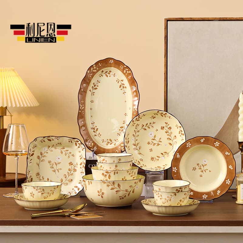 Chinese antique style ceramic tableware set, underglaze decoration, housewarming gift, bowls and plates, retro style, suitable for home use, hotels, and guesthouses.