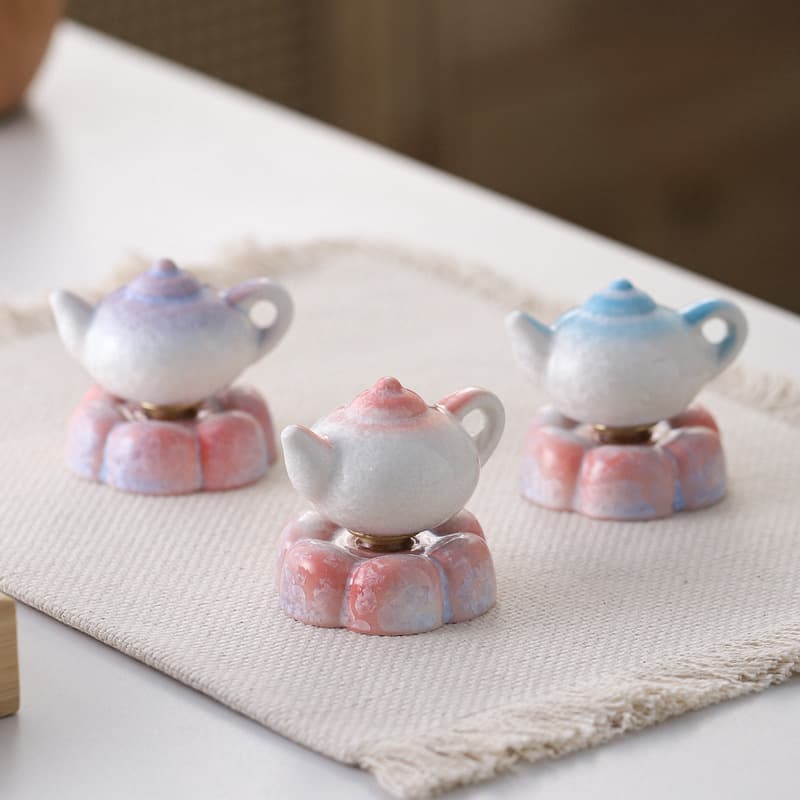 Adorable Super Cute Crystal Glaze Rotating Teapot Tea Pet Ceramic Decoration Creative Home Decor