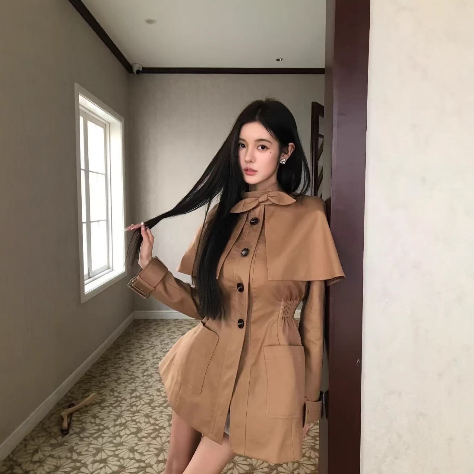 Korean Noble Lady British Style Patchwork Bow Tie Faux Two-Piece Waist-Cinching Cape Trench Coat for Women Mid-Length