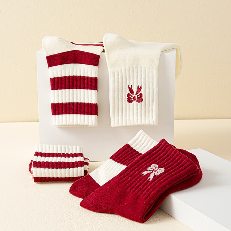 Trendy Butterfly Knot Cotton Socks Women's Mid-Calf Spring Autumn Popular Red Striped Long Socks for Outdoor Wear Casual Leisure Socks