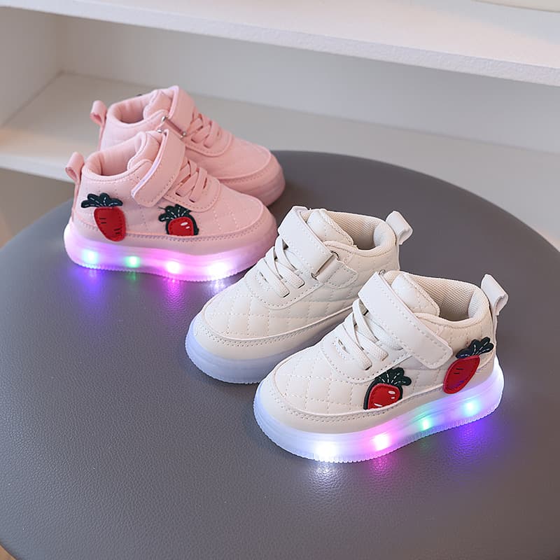 2026 Spring/Autumn New Light-Up Children's Skate Shoes Non-Slip Soft Sole Strawberry Cartoon Casual Shoes for Girls 1-3 Years and Boys