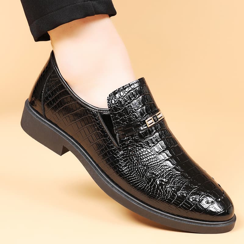 New Business Formal Men's Leather Shoes with Crocodile Texture, Large Size, Versatile British Style Slip-on Casual Shoes