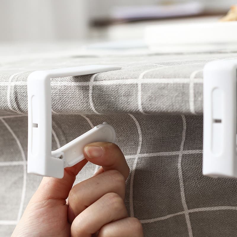Home tablecloth fixed clip new transparent plastic tablecloth clip household tablecloth TV dust cover anti-movement fixed clip