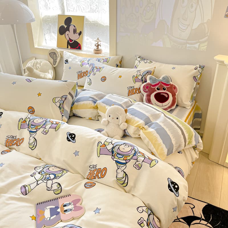 Yimengyuan Strawberry Bear pure cotton bedding four-piece set, fitted sheet, cotton children's student bed sheet and quilt cover, three-piece set