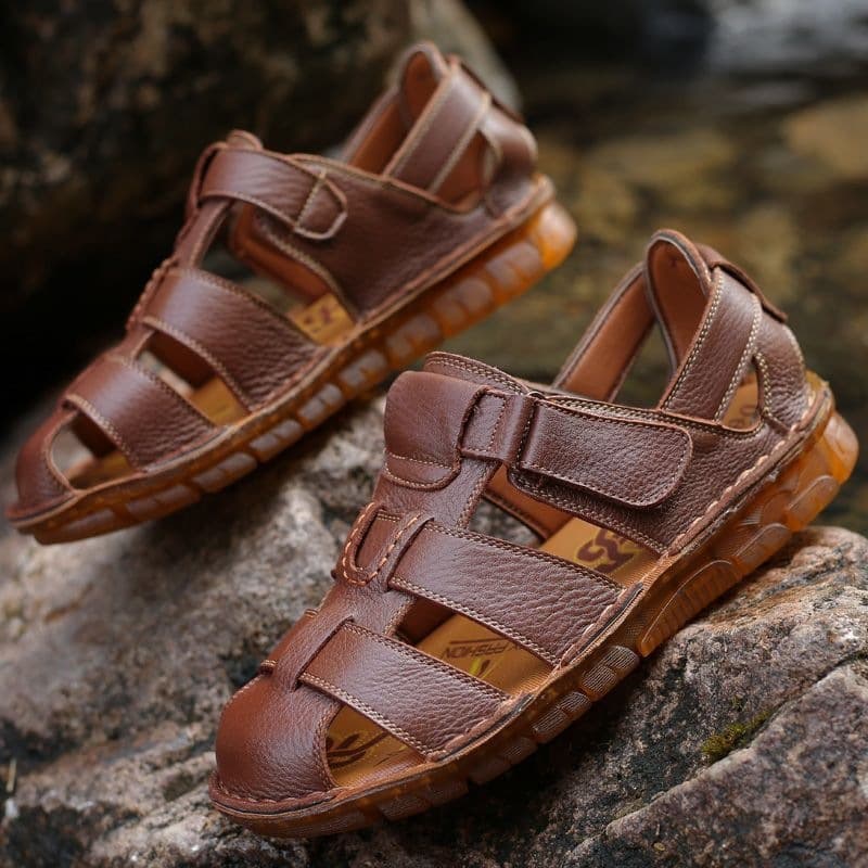 Summer Sandals for Men, Genuine Leather Breathable Casual Outdoor Toe-Cover Sandals, Non-Slip Wear-Resistant Beach Shoes