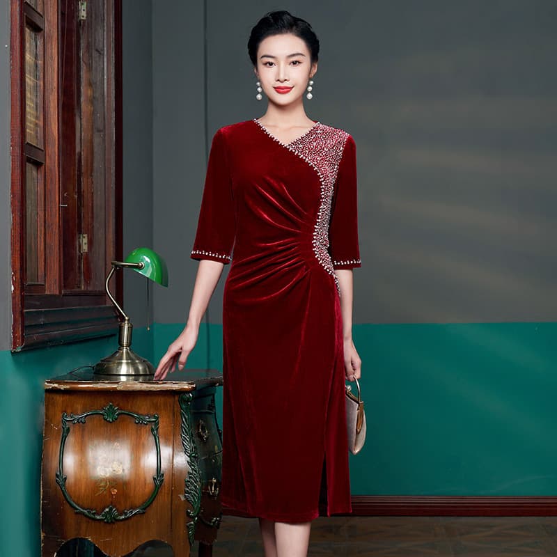 Mother's dress, wedding banquet attire, middle-aged and elderly dress, plus size women's clothing, gold velvet.