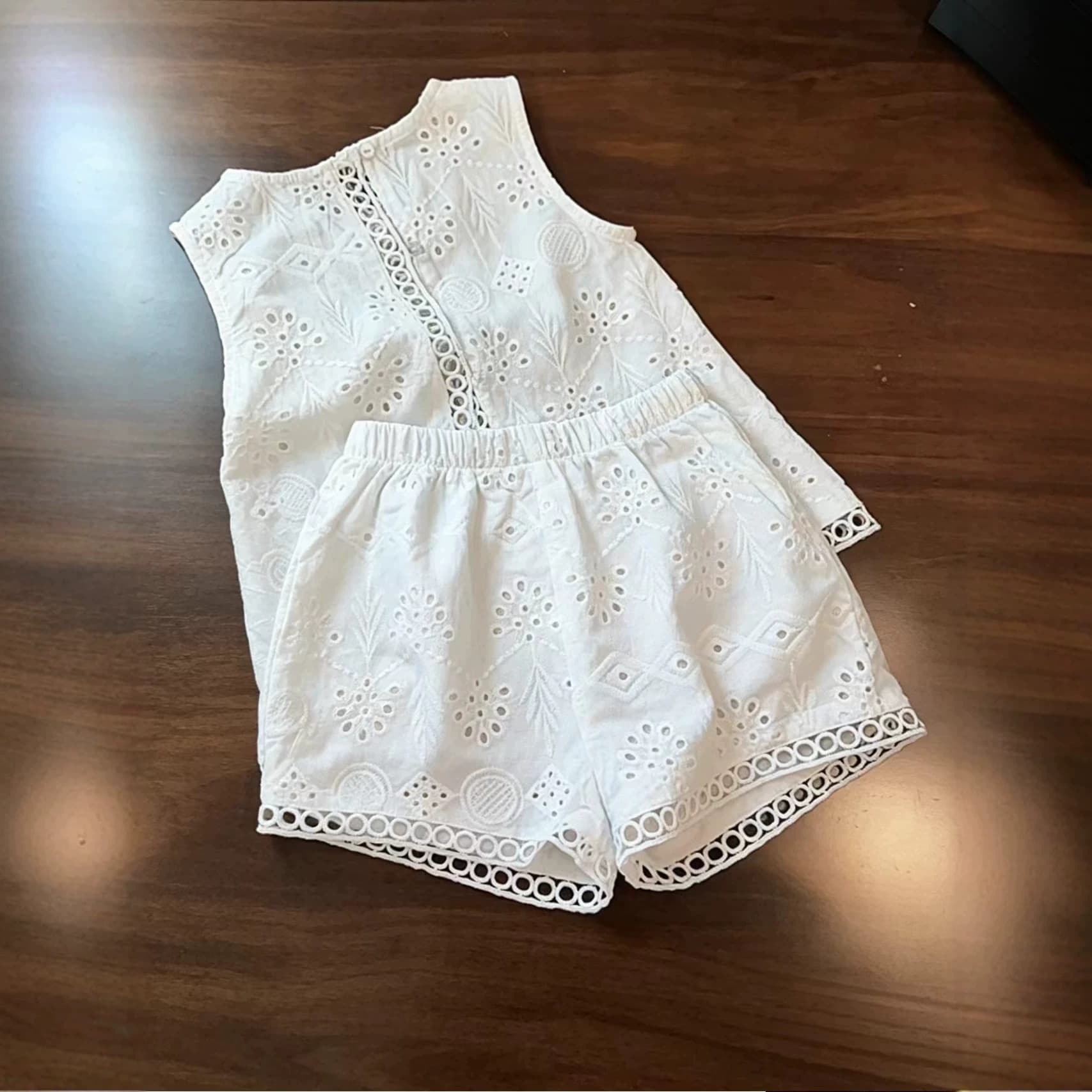 Girls vest shorts suit 2026 summer new style white hollow embroidery Korean style sleeveless fashion children's clothing wholesale