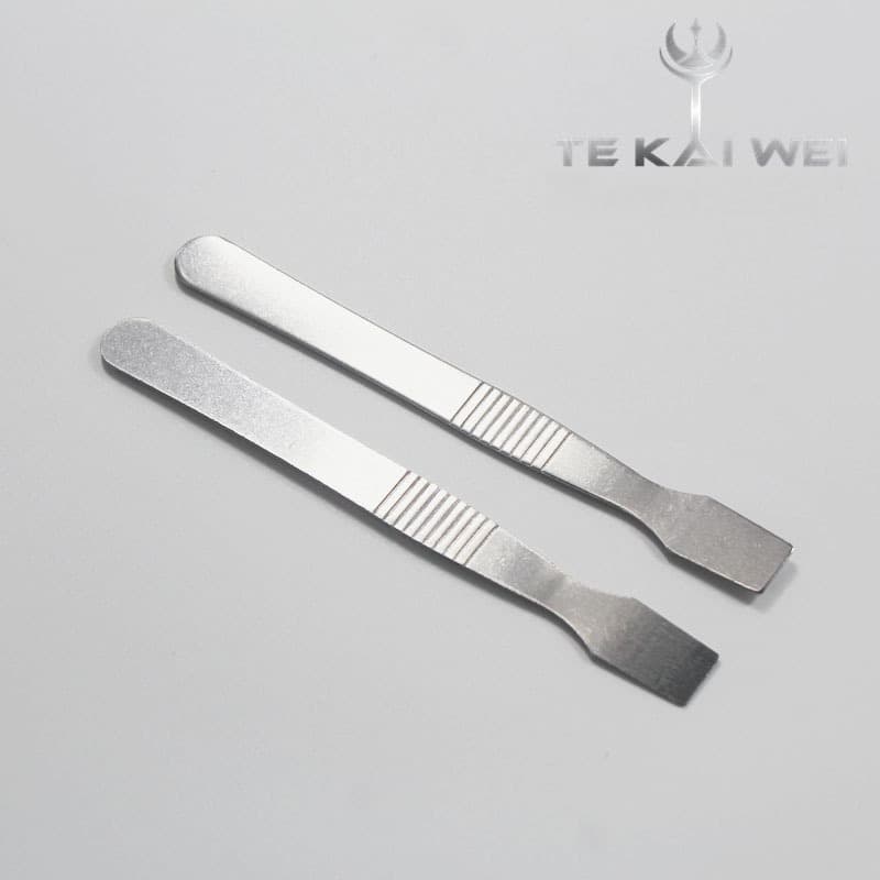 Stainless steel solder paste mixing and solder scraping knife, LCD case opening tool, mobile phone pry bar, disassembly bar, thin-edged scraper.