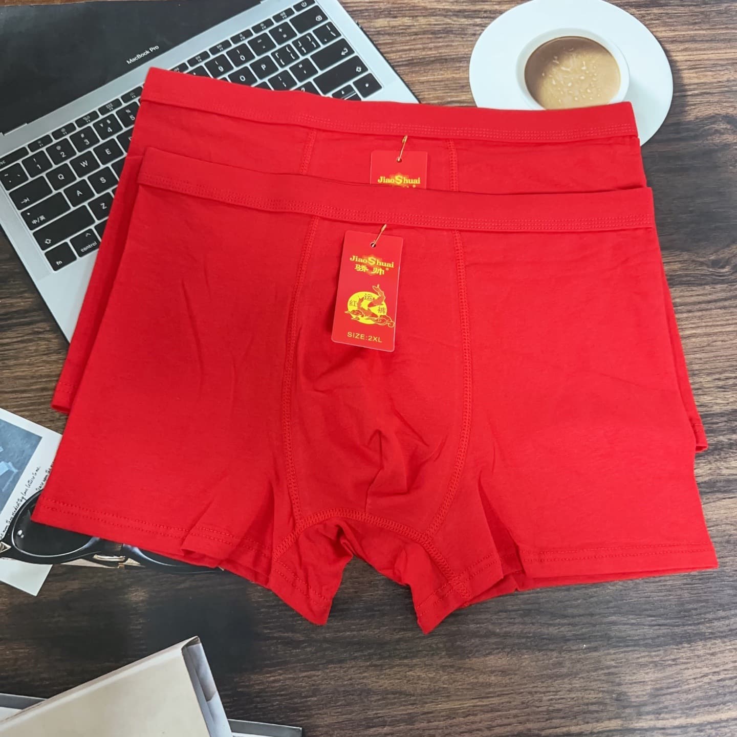 Men's bright red pure cotton boxer briefs, 7A mulberry silk antibacterial briefs, wholesale men's underwear.