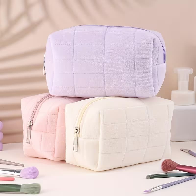 Plush cosmetic bag, large capacity, toiletry storage bag, pillow cosmetic bag, portable outing makeup storage bag, toiletry bag