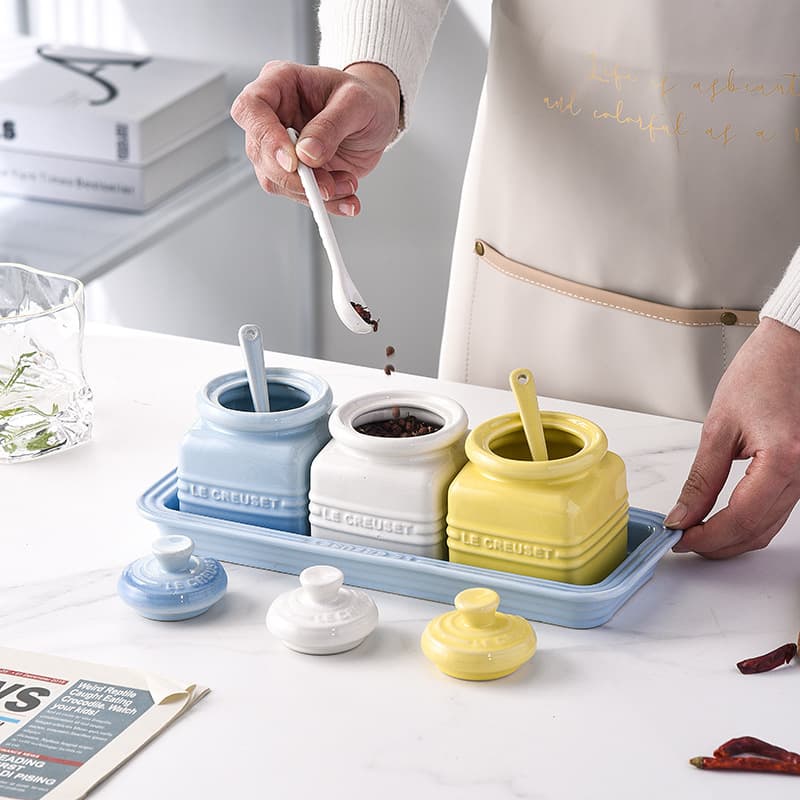 French underglaze kitchen household ceramic seasoning jar with spoon gift box seasoning bottle salt jar sugar jar