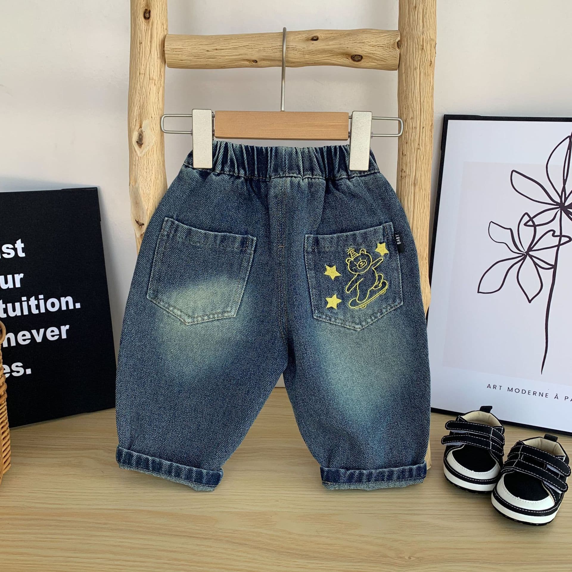 Boys' Denim Pants Spring and Fall New Style Straight Loose Casual Pants for Toddlers and Children with Embroidered Pocket