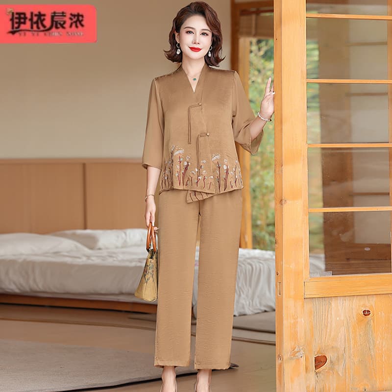 Elegant Mother's Chinese-Style Short-Sleeve Set, High-Quality Draping Wrinkle-Resistant Two-Piece Outfit for Middle-Aged Women 45+
