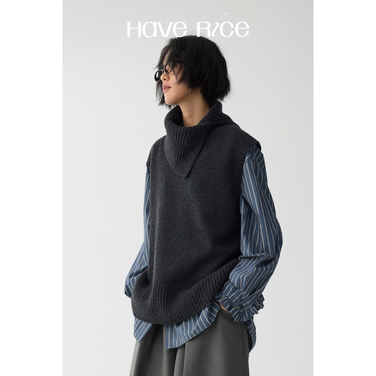 HAVERICE Restaurant Treasure Layering Vest, Pure Wool Detachable Scarf Two-Way Wear V-Neck Knit Vest