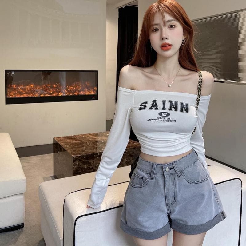 White Off-Shoulder Crop Top Tight T-Shirt for Women Sexy Short Sleeveless Long Sleeve Base Layer Top Winter