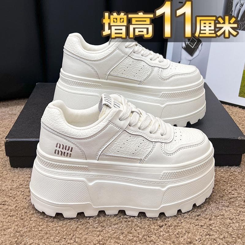 2025 New High-Fashion Thick-Soled White Shoes for Women, Popular Height-Increasing Sports Board Shoes, Versatile Autumn/Winter Casual Chunky Shoes
