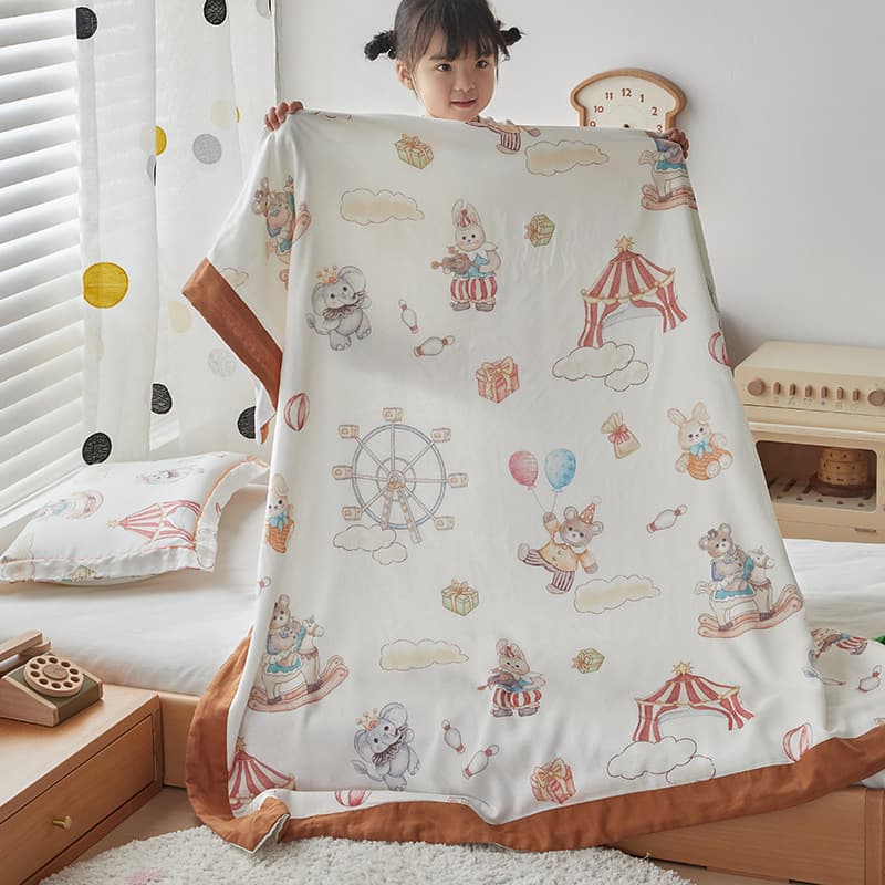 Class A bamboo fiber blanket, four-layer mother-and-baby grade bamboo cotton gauze blanket, summer nap blanket, printed children's blanket wholesale.