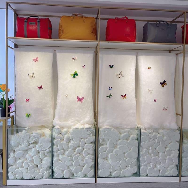 Tongxiang % double cocoon mulberry silk semi-finished floss mulberry silk quilt batting long strand raw batting long silk wadding core wholesale.