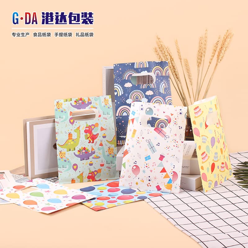 Custom Kraft Paper Punched Handheld Paper Bags Holiday Gifts Small Accessories Baking Bread Packaging Bags with Handles