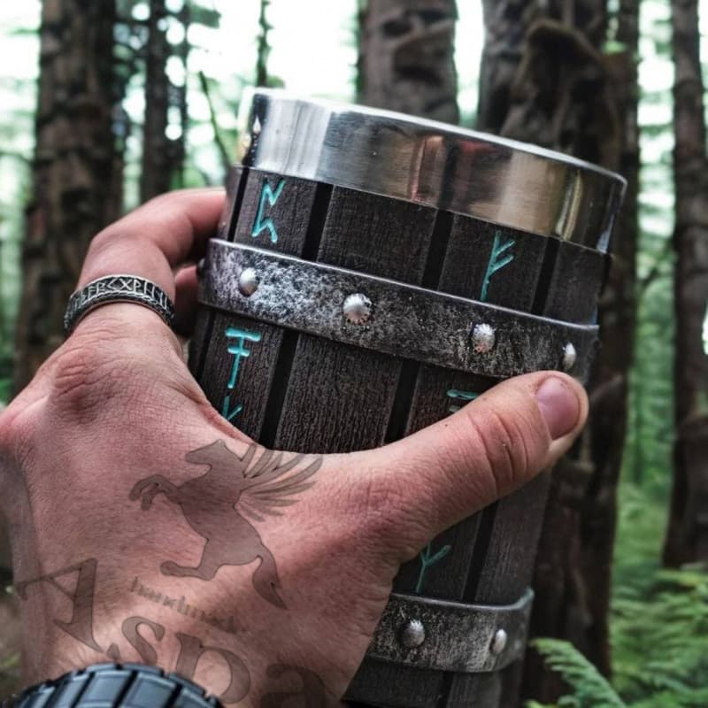 Cross-border Hot Selling Viking Rune Wooden Barrel Beer Mug Bamboo Slice Barrel Mug Large Capacity Bar Resin Mug