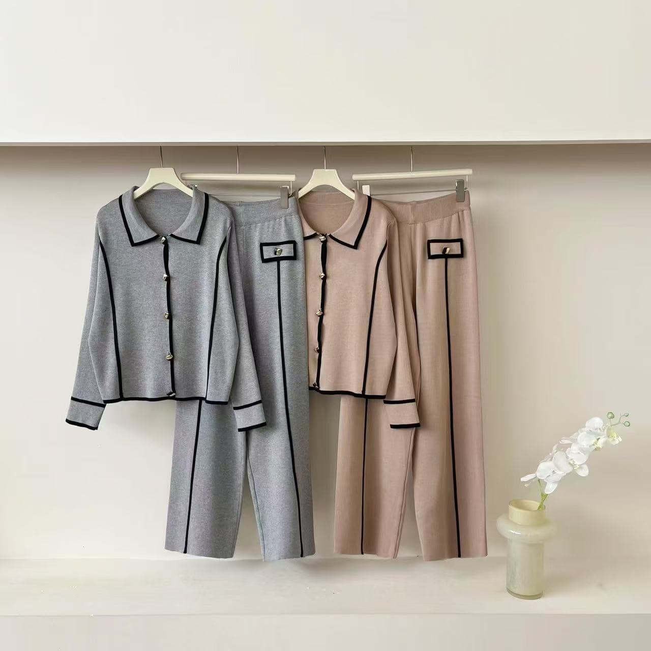 2025 New European Style Round Neck Lapel Button Knit Cardigan and Wide-Leg Pants Casual Slimming Two-Piece Set for Spring/Autumn