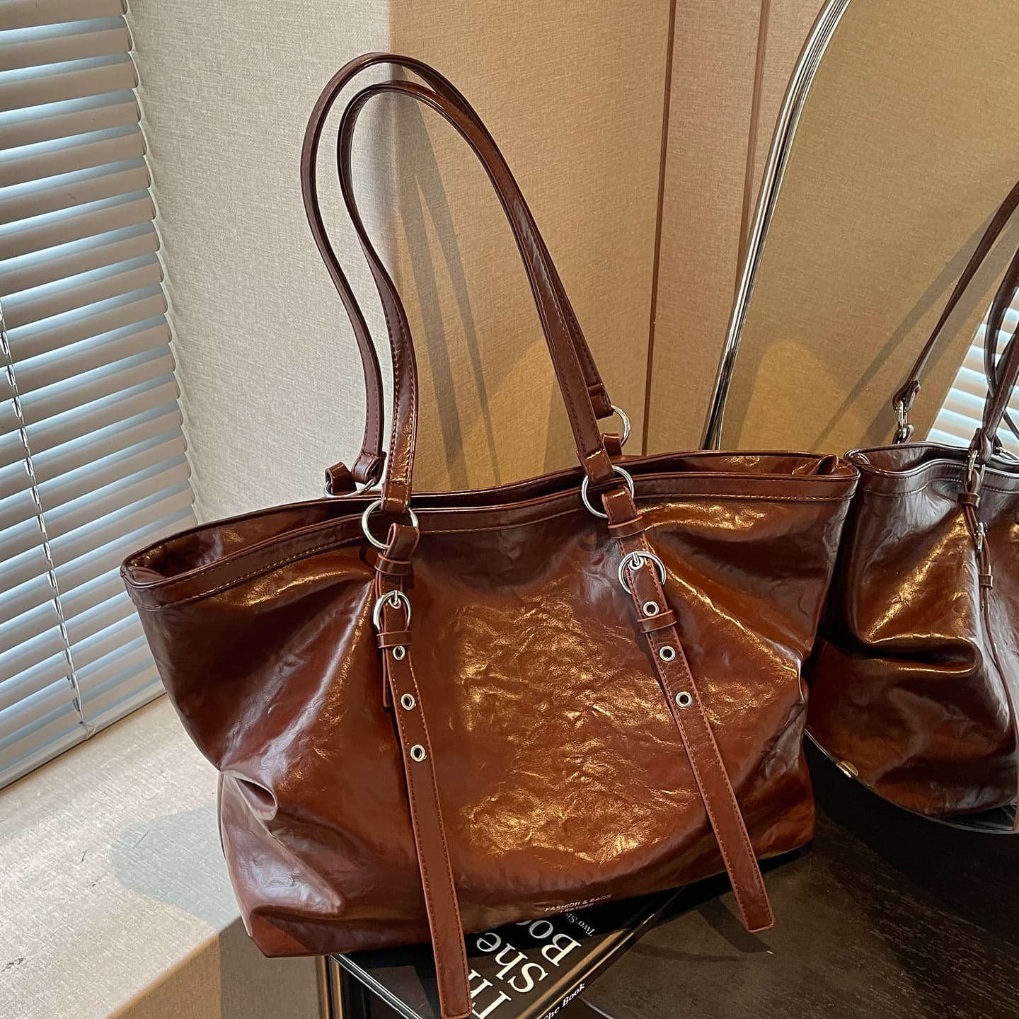 Cross-border Korean-style lazy tote bag 2026 new large capacity super popular shoulder bag vintage minimalist commute large bag