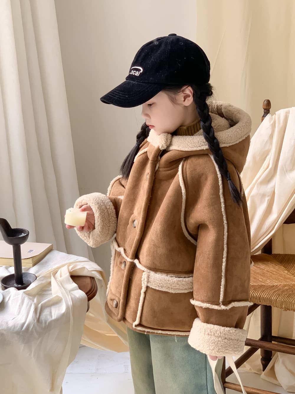 Moxiaomeng Children's Coat 2026 Winter Girls Maillard Hooded Faux Fur Integrated Thickened Short Warm