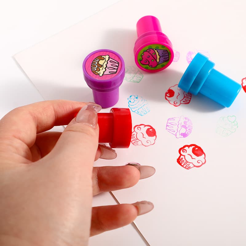 Cross-border children's stamps, cartoon mini kindergarten praise encouragement rubber stamp toys.
