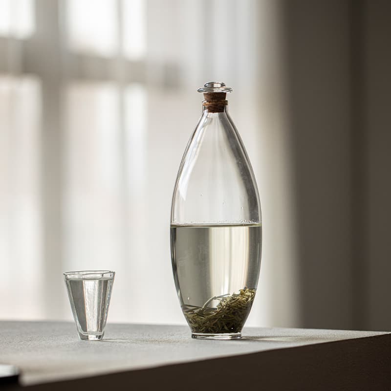 Glass Cold Brew Bottle for Green Tea and Herbal Tea, Heat-Resistant Tea Maker, Creative Water Bottle and Vase