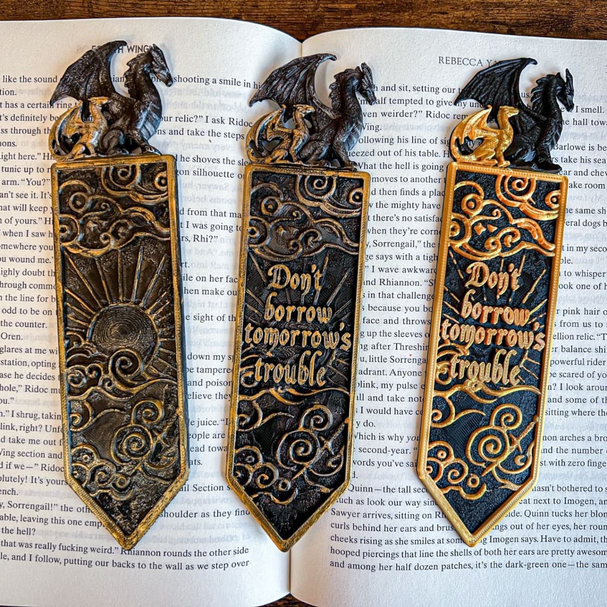 Cross-border new product Fourth Wing Gold and Black Dragon Bookmark Watch Reading Decoration Ornament Gift Model Gift