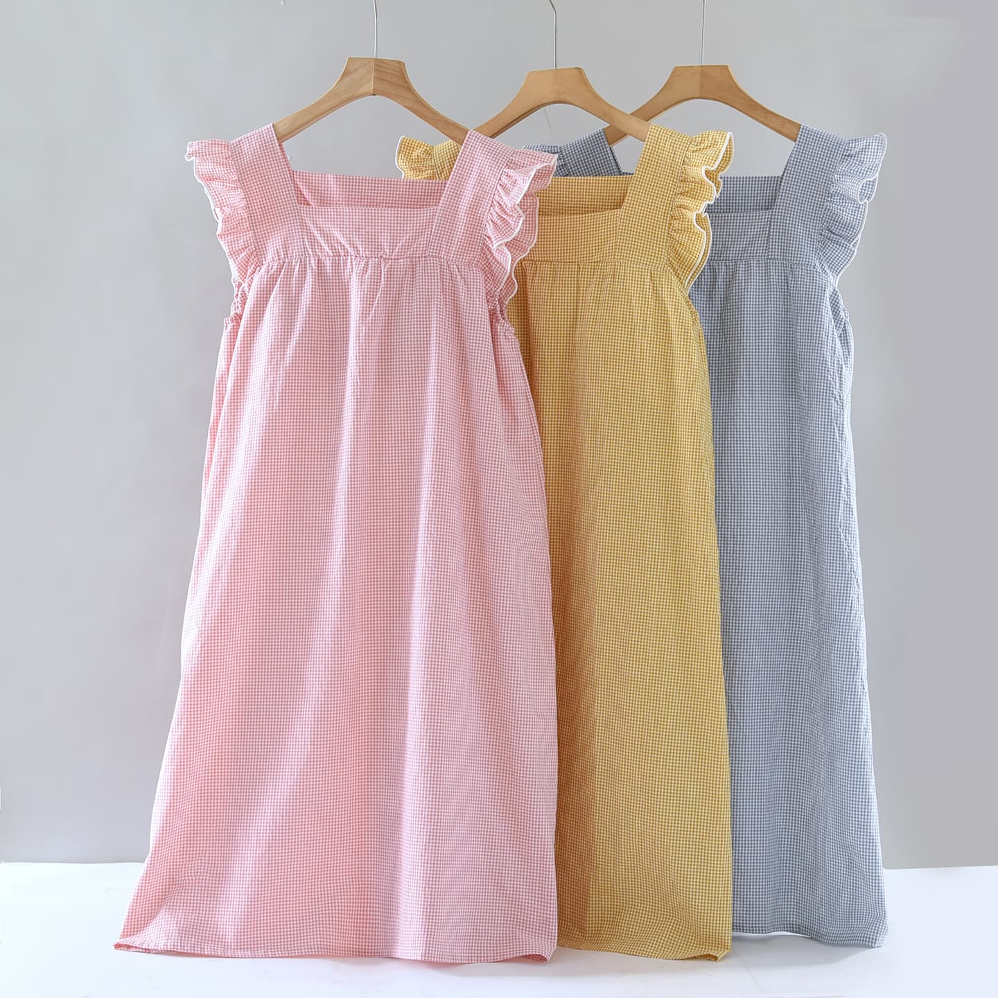 Women's Short-Sleeve Nightgown, Spring and Summer Thin Cotton Plaid Nightdress with Chest Pads, Sweet Dress-Style Loungewear