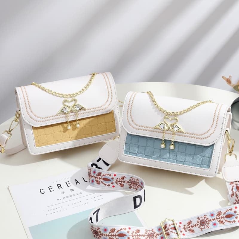 Women's bags 2024 new style fashionable and versatile shoulder crossbody bag large capacity light luxury high-end small square bag trendy