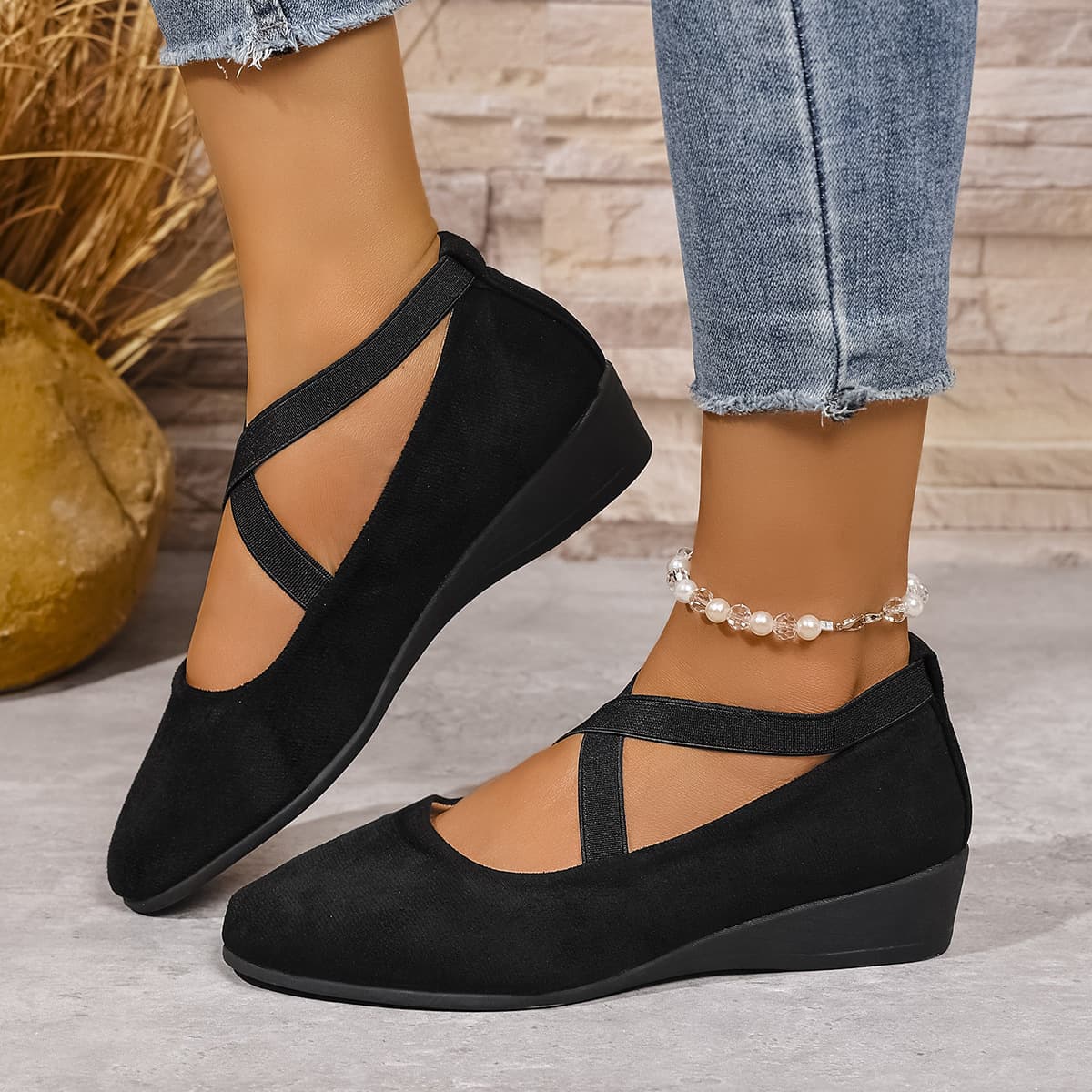 Large Size Flat Shoes 2026 Summer New European and American Pointed Wedge Heel Casual Women's Loafers Wholesale