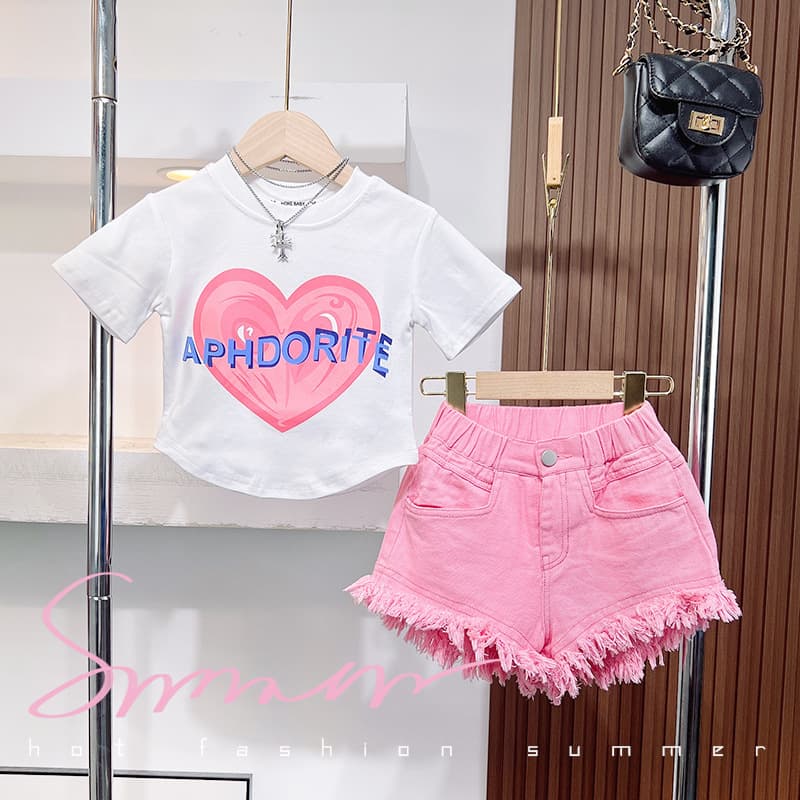 Girls Summer Denim Shorts 2024 Spring/Summer Fashionable Raw Hem Thin Style Children Hot Pants Trendy