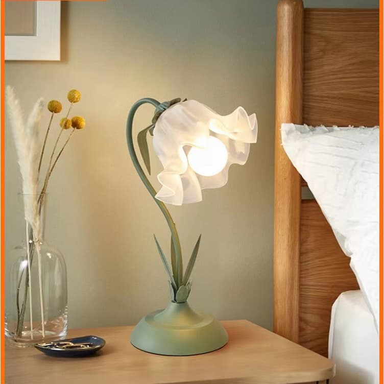 Romantic table lamp bedroom ins girl birthday gift bedside lamp retro internet celebrity flower atmosphere small table lamp
