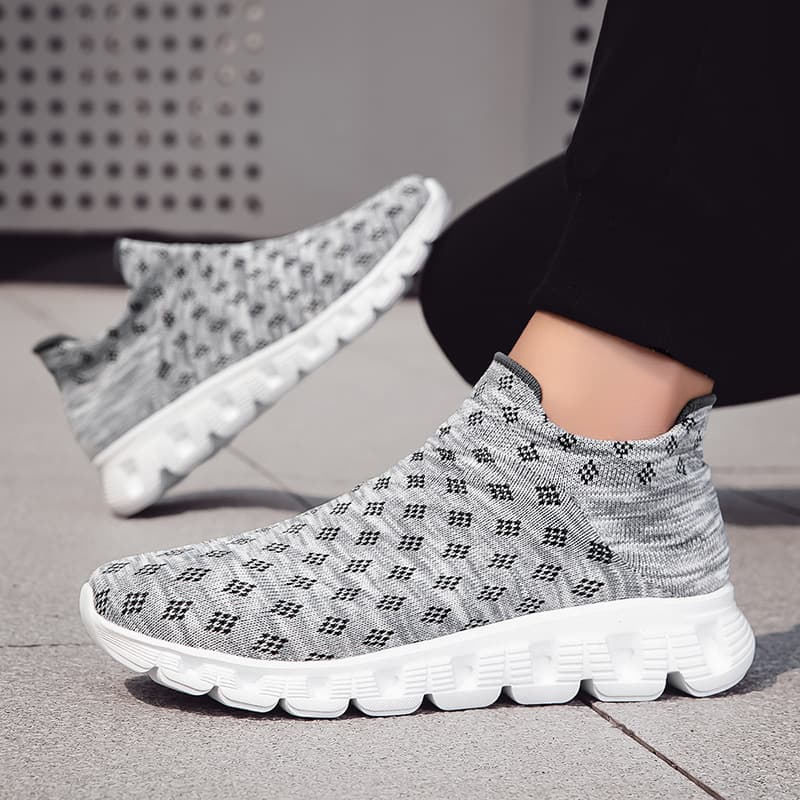 Socks and shoes for men 2026 new casual cross-border women's shoes shoes soft sole mom shoes fashion couple casual shoes for women
