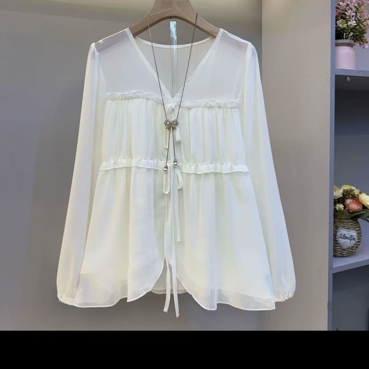 Plus Size Women's Spring and Autumn New Arrival Loose Fitting Concealing Chiffon Top V-Neck Fashionable Age-Defying Chiffon Blouse