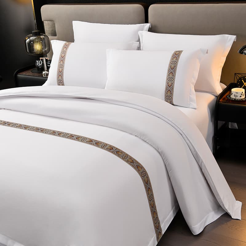 Hotel bedding four-piece set, guesthouse style white sheets and comforter, dormitory six-piece fitted sheet set, hotel duvet cover available.