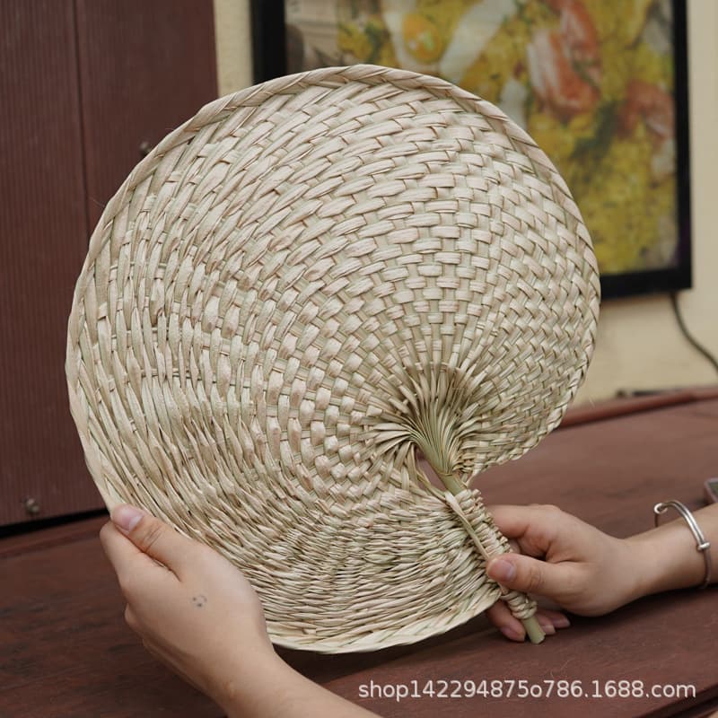 Palm Leaf Fan Summer Fan Handmade Straw Woven Old-Style Folding Fan Hand-Held Fan Elderly Cooling Mosquito Repellent Fan Brown Leaf Large Palm Fan