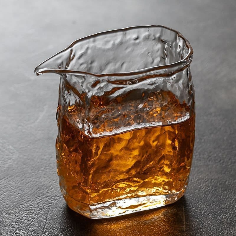 High-Quality High Borosilicate Worry-Free Moon Embrace Fairness Cup, Handmade Heat-Resistant Glass Even Cup, Eagle Spout Single Cup Hammered Thickened