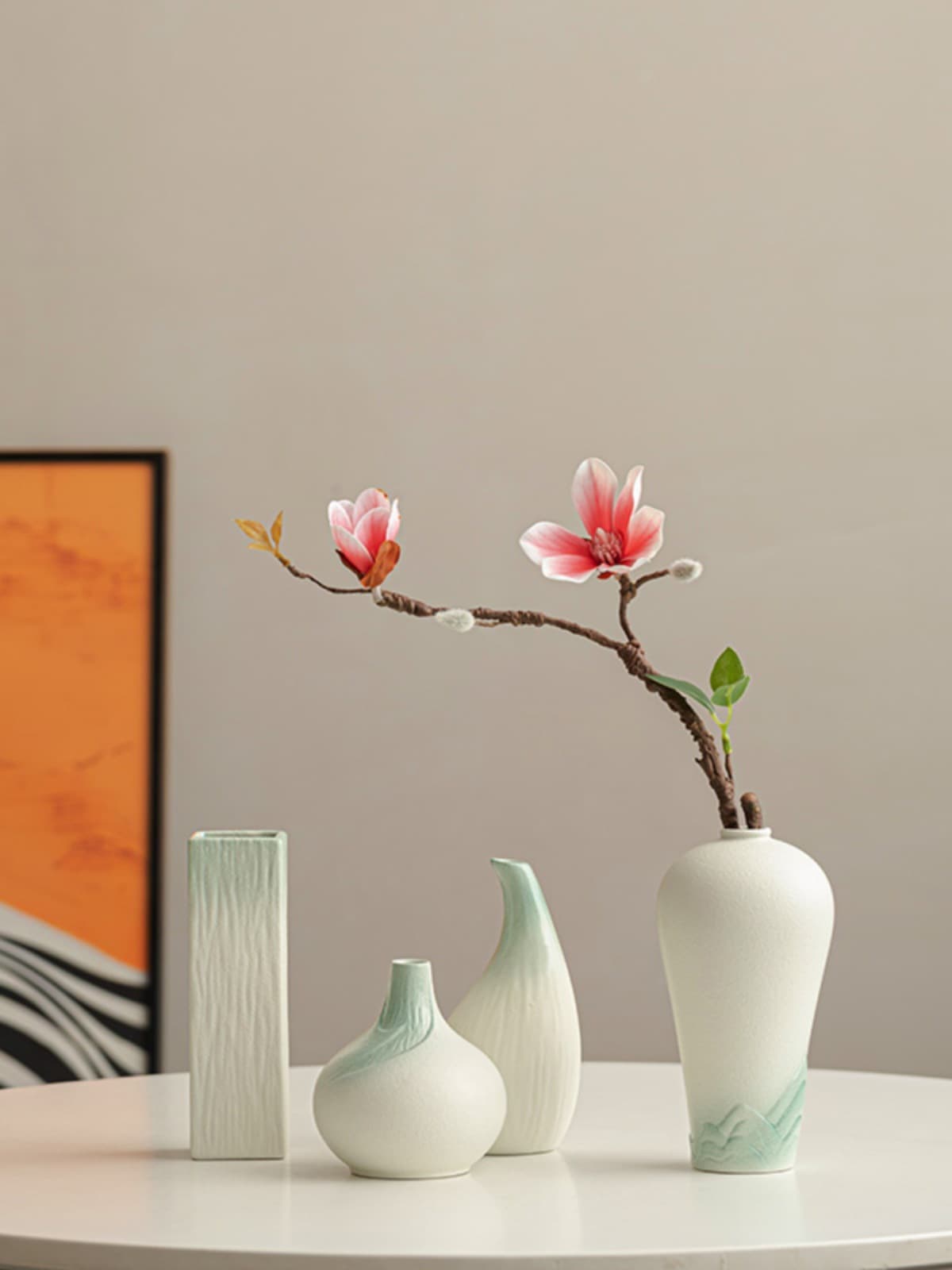 White vase, desktop flower holder, home dining table decoration, hydroponic greenery, artificial flowers, decorative flower container.