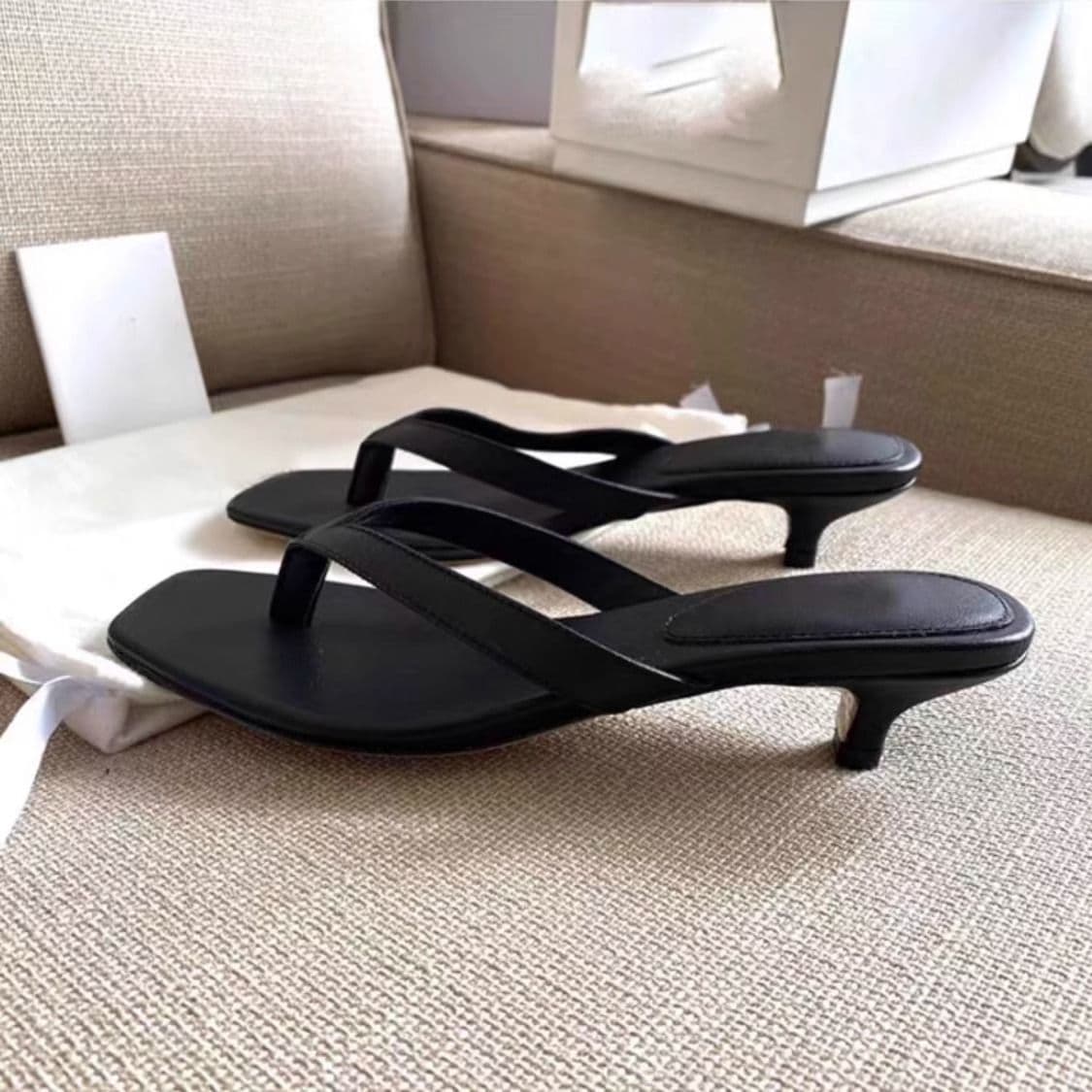 Women's Thong Sandals with Kitten Heel 2026 New Summer French Style Low Heel Slip-On Sandals Simple Half-Shoes